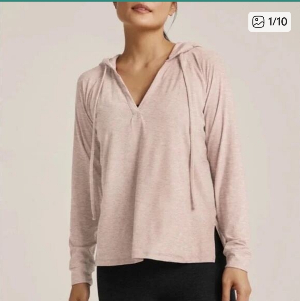 Beyond Yoga Light Pink Hooded Long-Sleeve Pullover